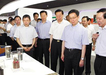国家副主席，原中央政治局常委， 时任上海市委书记韩正考察不朽情缘mg官方网站科技
