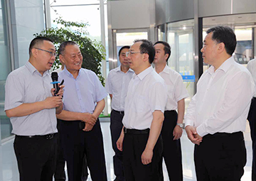 国务委员、国务院秘书长， 时任江苏省委书记吴政隆调研不朽情缘mg官方网站科技